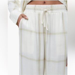 WHOWOREWHAT  Flannel‎ Oversize Bottom Plaid Drawstring. Size M